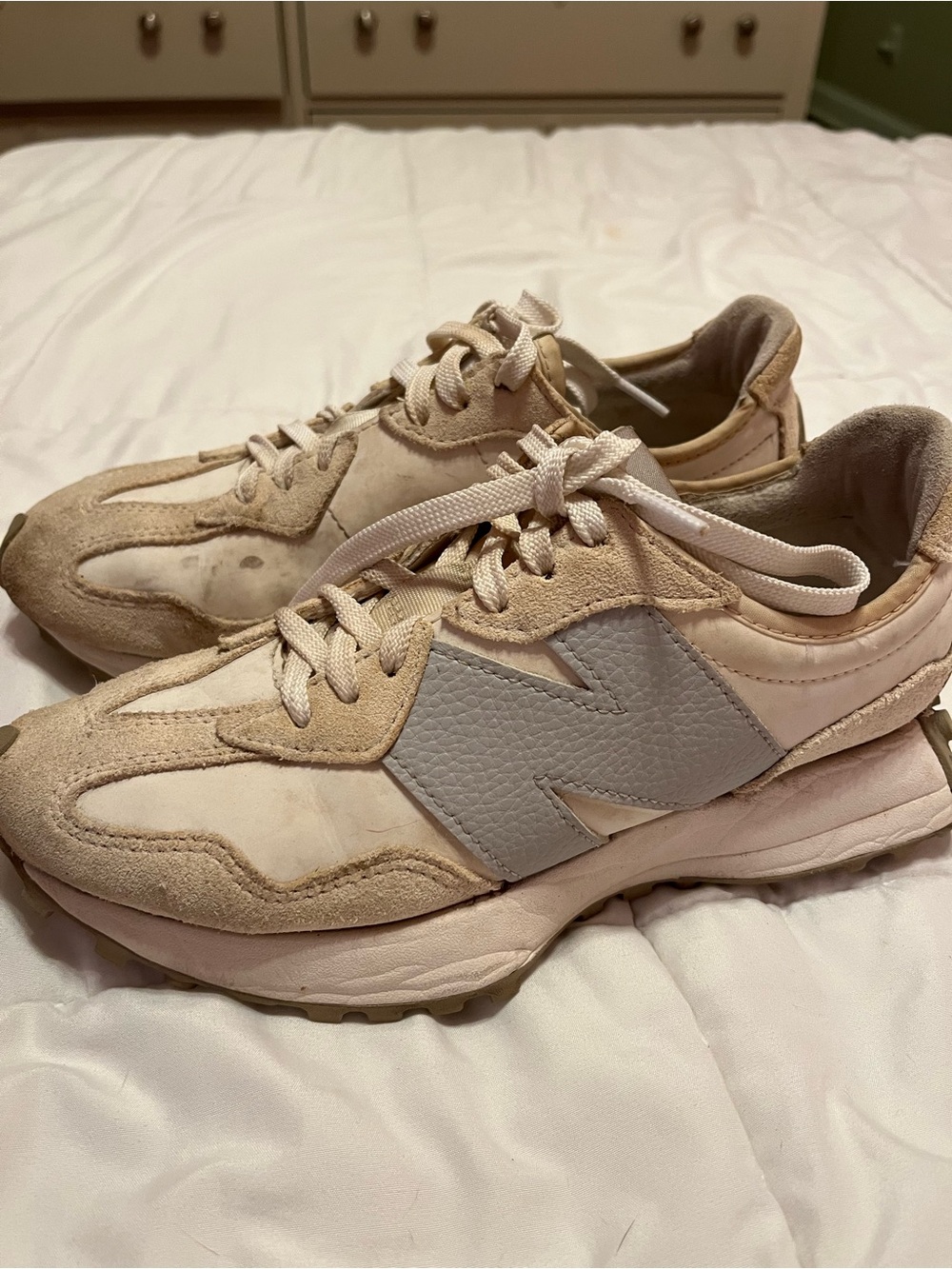 NEW BALANCE 327 Neutral Beige Sneakers with Gray 'N' Accent